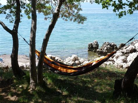 Best Double Camping Hammocks for Your Next Trip + 8 Reviews 2021