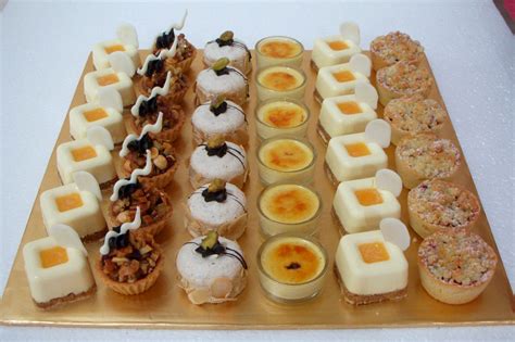 Bearylicious Cakes: Dessert Platter 4