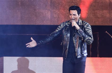 ¿Dónde acaba la escalera de Chayanne? El cantante anuncia nuevas ...