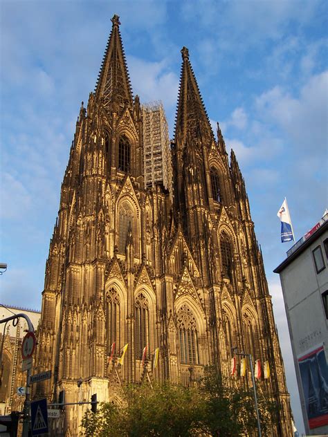File:Cologne cathedral at dusk.jpg - Wikimedia Commons