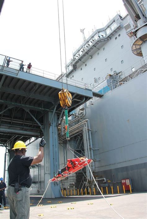 DVIDS - Images - USS Lewis B Puller (ESB 3) Search and Rescue training [Image 2 of 6]