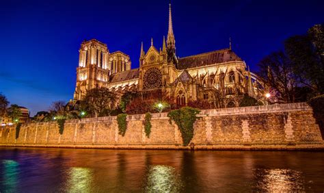 Incendio di Notre Dame, "Dal fuoco si risorge": l'esempio del Teatro La ...