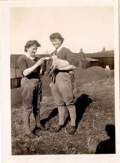 WW2 Photos: Land Girls working in Southport, Lancashire - Women's Land Army