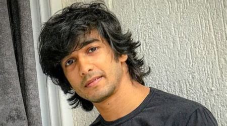 Shantanu Maheshwari Height, Weight, Age, Girlfriend, Family, Biography