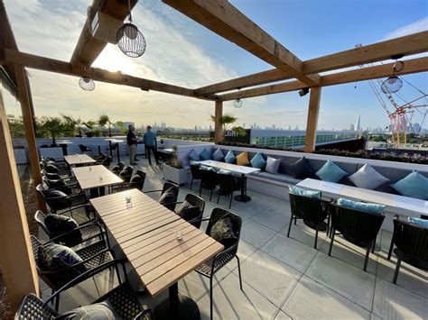 Skylight Peckham | A 250-Person Roof Bar Overlooking South London...