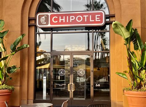 Chipotle Mexican Grill Q4: Same-store sales increase 13.4% | Nation's Restaurant News