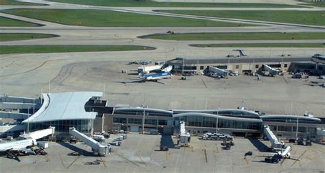 Mitchell airport | The Daily Reporter - WI Construction News & Bids