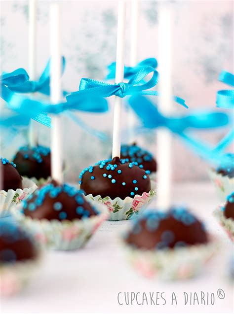 Cupcakes a diario: Blue velvet cake pops de los que no puedes parar de ...