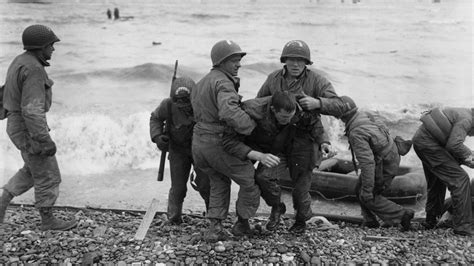 Watch Vintage Newsreel Footage of the D-Day Landings in Normandy ...