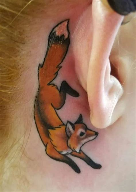 75 Best Unconventional Ear Tattoo Ideas To Drool Over Zorro Tattoo, Hawaiianisches Tattoo ...