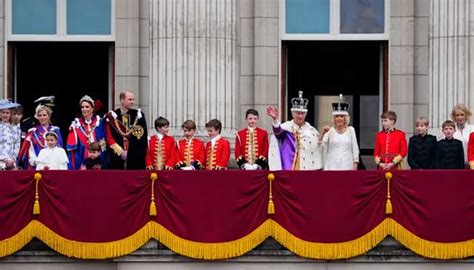 Coronation balcony photos: Royal family unite at Buckingham Palace sans ...