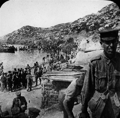 Photograph of soldiers landing at Anzac Cove, Gallipoli | naa.gov.au