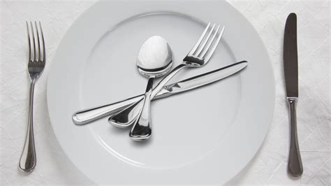 Knife and Fork Etiquette: A Guide to Proper Dining Manners – 8 Billion Voices