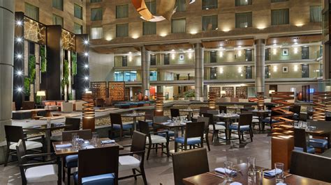 Detroit Airport Restaurants | The Westin Detroit Metropolitan Airport