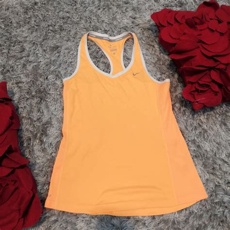 Nike dri fit, Women's Fashion, Tops, Sleeveless on Carousell