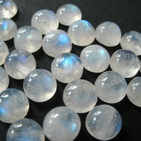 Facts About Moonstone Crystals: Meanings, Properties, and Benefits