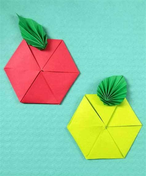 Origami Apple - Beginner Origami * Moms and Crafters