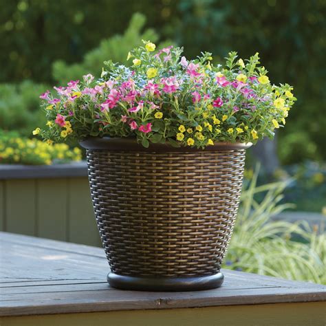 Better Homes & Gardens 18 in. Faux Wicker Resin Planter Pot, Java Brown - Walmart.com