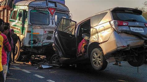 10 killed in car-truck collision in Jharkhand - India News