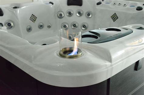 Catalina Luxury Carlton - Hot Tub Hub