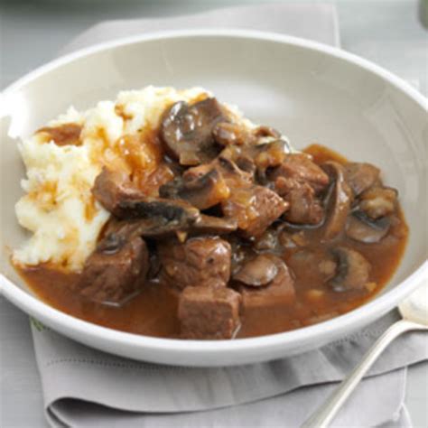 SLOW-BRAISED BEEF STEW WITH MUSHROOMS – Recipes 2 Day