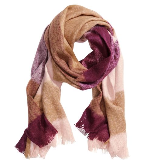 Plaid Scarf | Gift Ideas For Cool Moms | POPSUGAR Family Photo 14