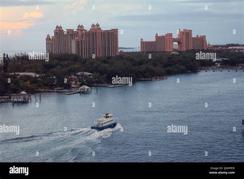 Royal Towers Hotel, Atlantis resort, Paradise Island, The Bahamas Stock Photo - Alamy