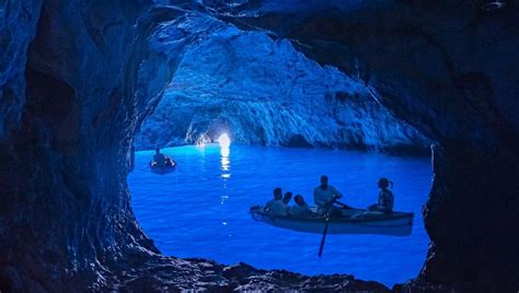 Capri Island and Blue Grotto Shared Tour from Sorrento - Positano Capri