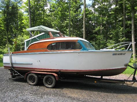 20 Feet 1954 Trojan Cabin Cruiser - 29470 | Antique Boat America