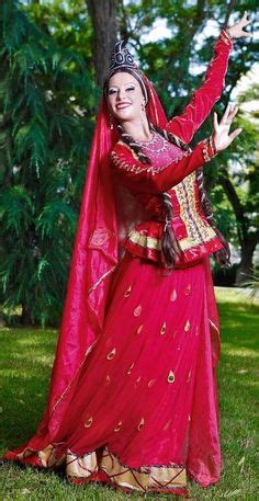 82 Azerbaijani Traditional Dress ideas | traditional dresses ...