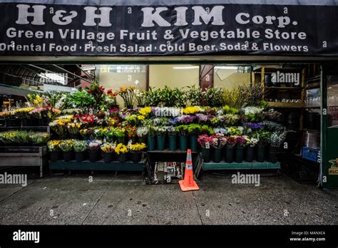 Flowers street market in New York Stock Photo - Alamy