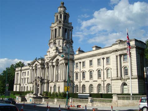 Stockport Town Hall | Britain Visitor - Travel Guide To Britain