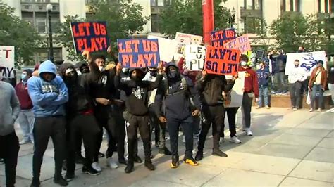 Downtown Chicago protests today: Students rally outside Thompson Center ...