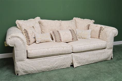 Cream Damask Upholstered Sofa | EBTH