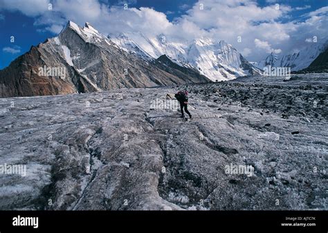 K2 summit hi-res stock photography and images - Alamy