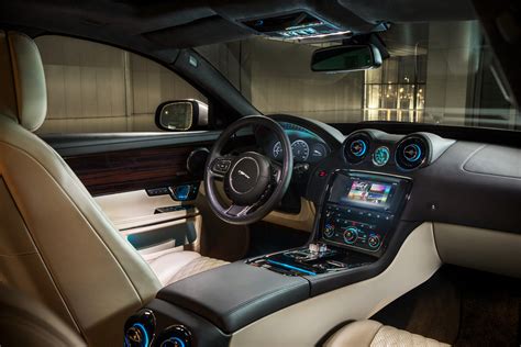 Jaguar XJ (2024) цена и характеристики, фотографии и обзор