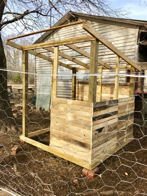 How To Build A Chicken Coop With Pallets - Chicken Coop