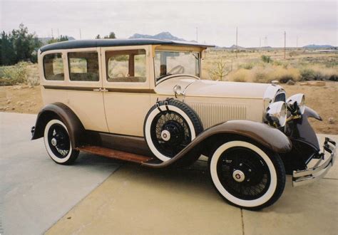 1928 STUDEBAKER DICTATOR ROYAL 4 DOOR SEDAN - Front 3/4 - 79120