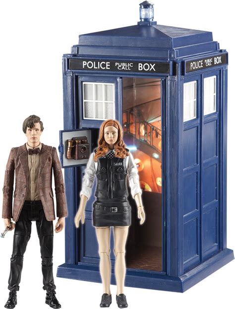 Doctor Who Tardis and 2 Figure Set : Amazon.co.uk: Toys & Games