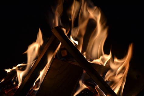 Crackling Fire Free Stock Photo - Public Domain Pictures