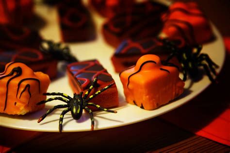 5 Haute Tips For The Perfect Halloween Bash