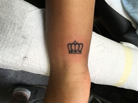 crown tattoo, simple tattoo, small crown tattoo, wrist tattoo | Small ...