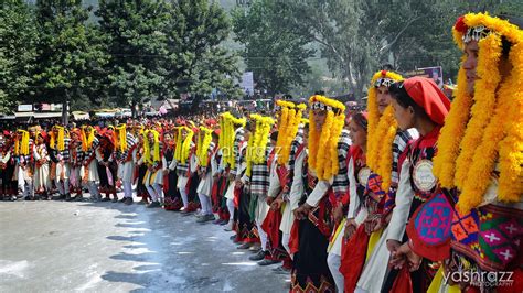 8000+ folk dancers make a record during International Kullu Dussehra Festival in Himachal ...