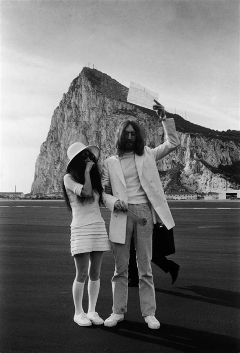 Great Outfits in Fashion History: Yoko Ono's Simple Wedding Dress - Fashionista