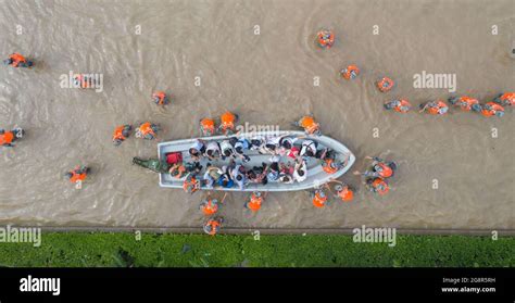 China flood 2021 hi-res stock photography and images - Alamy