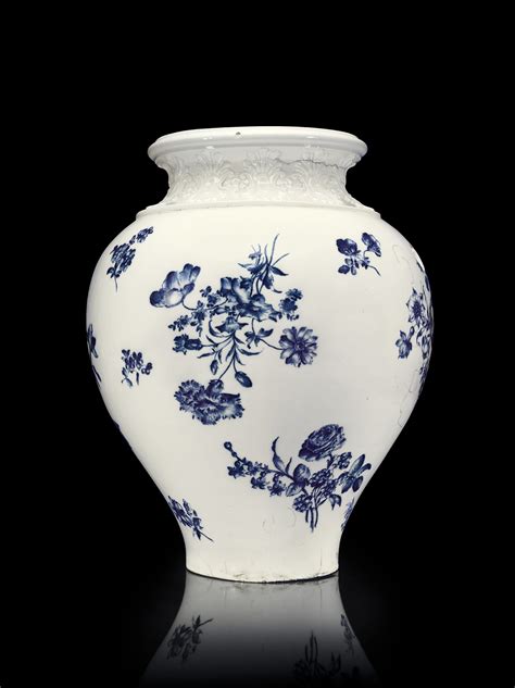 A MEISSEN PORCELAIN LARGE BLUE AND WHITE VASE , 1757-1760, DESIGNED ...