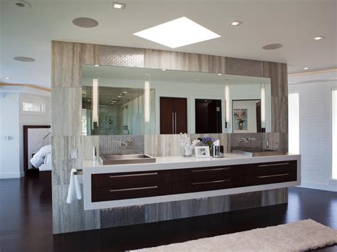 20 Master Bathrooms with Double Sink Vanities