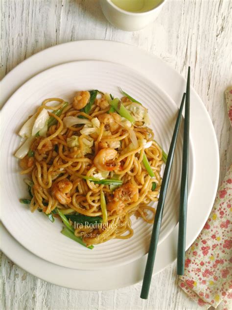 Mie Goreng Recipe ( Indonesian Fried noodles )