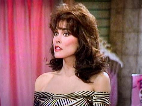 "Married... with Children" Her Cups Runneth Over (TV Episode 1989) - IMDb