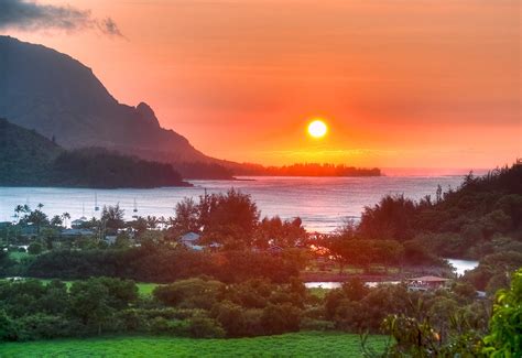 Hanalei Bay Beach (Hawaii, USA) | World Best Sea Beach